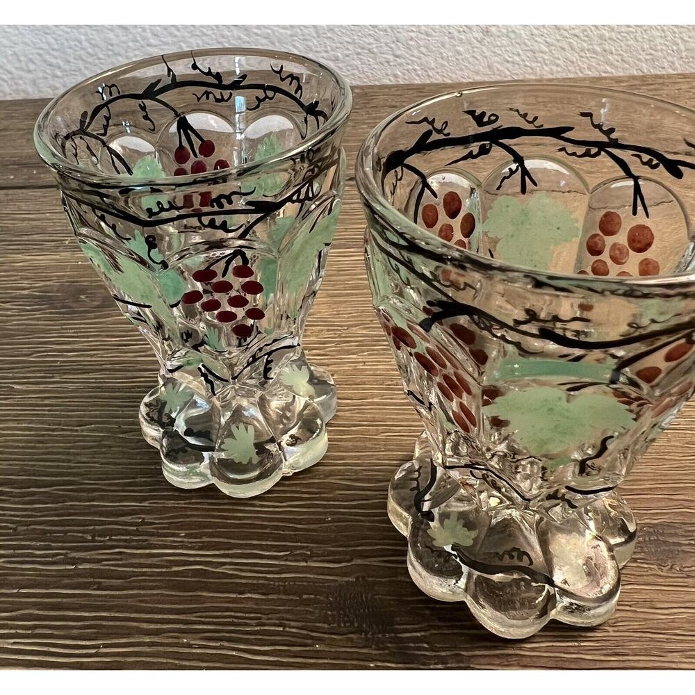Unbranded Set of Two, Grapes and Vine Shot Glasses, ornate bottom, preowned